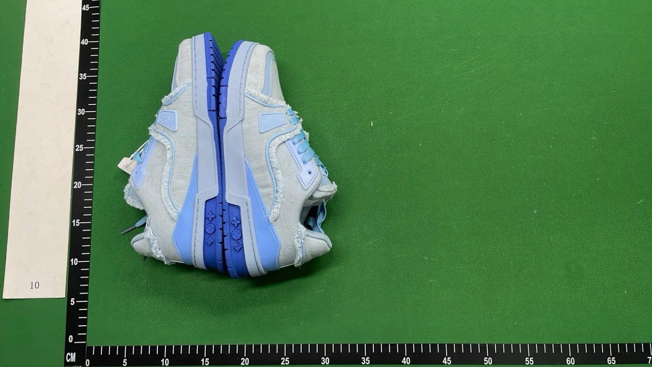 ph037 Louis Vuitton Trainers