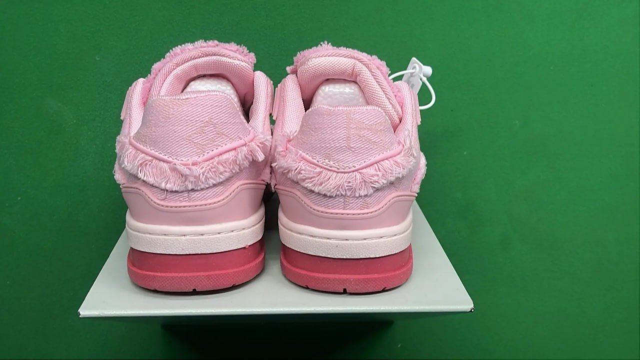 ph037 Louis Vuitton Trainers