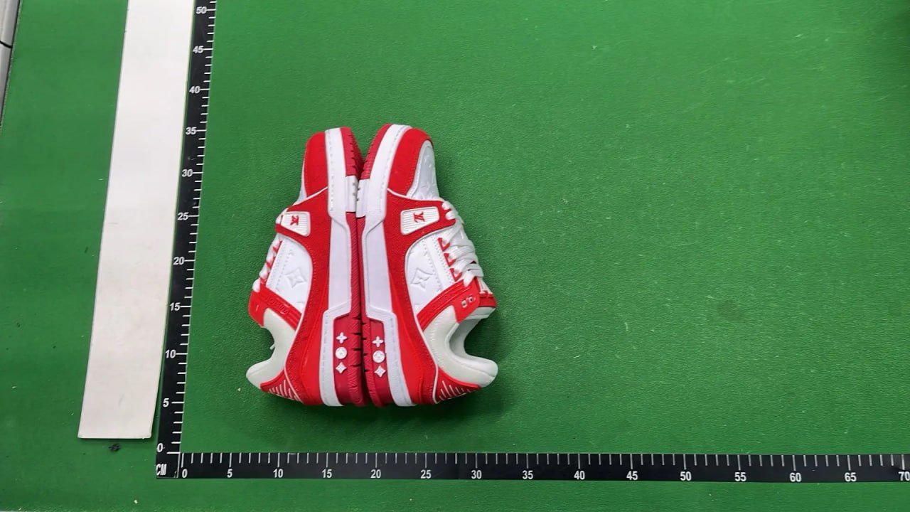 ph037 Louis Vuitton Trainers